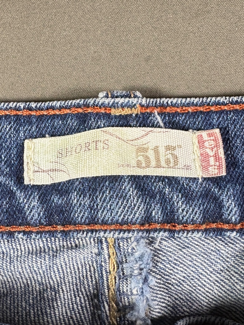 Women 515 LEVI'S Shorts / Size 12 - Picture 3 of 8